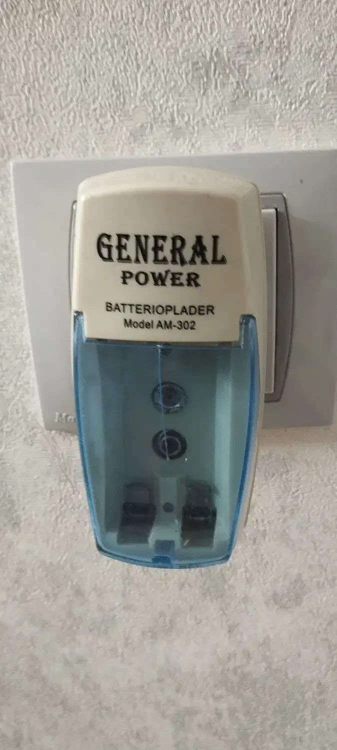 شارژر باتری قلمی|دوربین عکاسی و فیلم‌برداری|شیراز, صاحب الزمان|دیوار