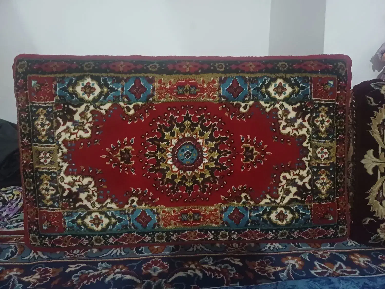 پشتی پنبه|پشتی|سنندج, |دیوار