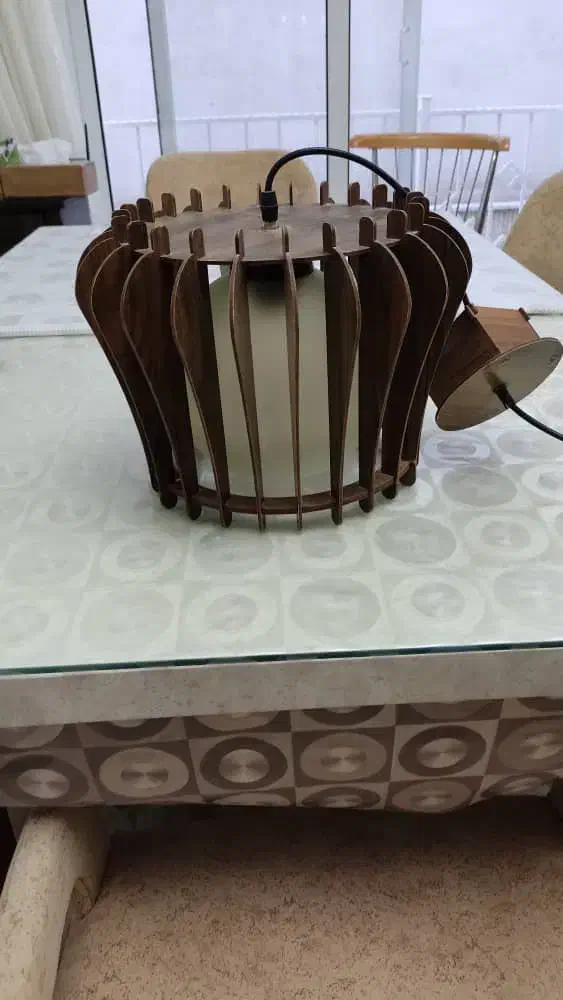 لوستر چوبی تک شاخه|لوستر و چراغ آویز|اصفهان, کوی ولی عصر|دیوار