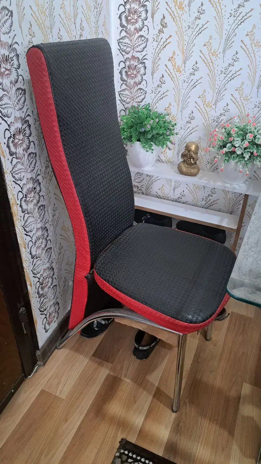 دوعدد تخت یک نفر درحد نو و۳ عدد صندلی ناهار خوری|تخت و سرویس خواب|اردبیل, |دیوار