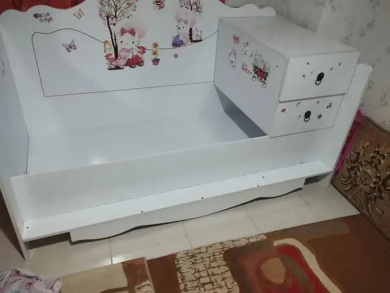 تخت کودک و نوجوان|تخت و سرویس خواب|اسفراین, |دیوار