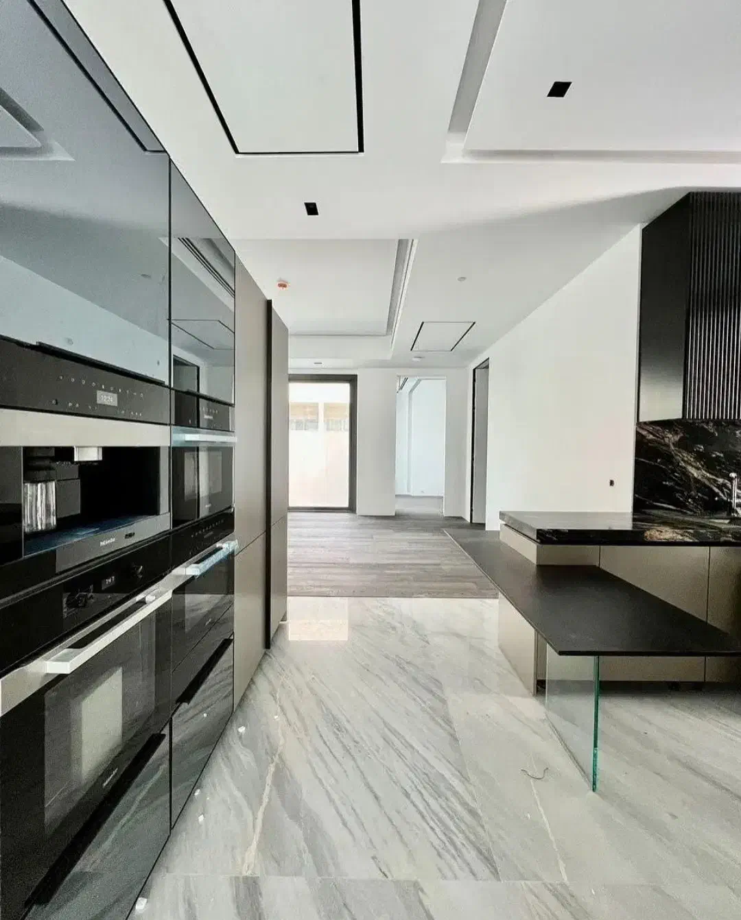 ۱۳۰ متر/فول مشاعات/تاپ لوکیشن سعادت آباد