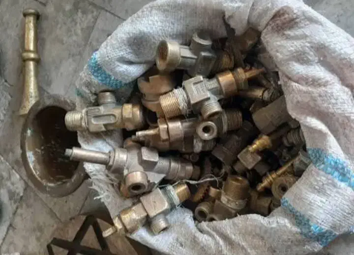 خرید وفروش ضایعات آلمینیوم ومس و....|عمدهفروشی|بندرلنگه, |دیوار