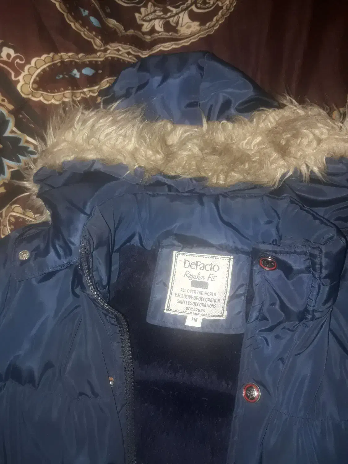 پوشاک در حد نو|لباس|رشت, دیانتی|دیوار