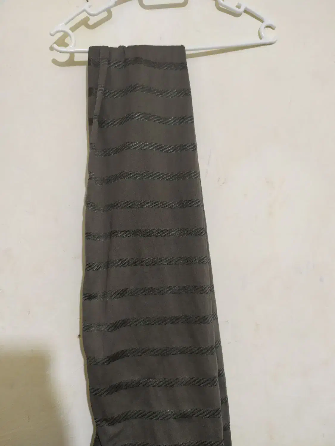 لباس|لباس|ربط, |دیوار