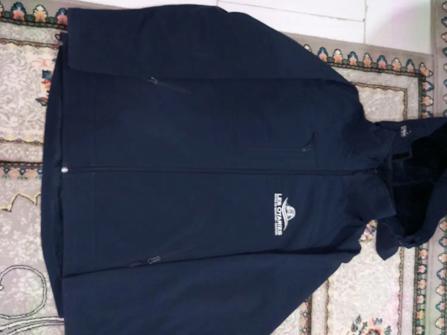 کاپشن|لباس|قدس, شهر‌قدس|دیوار