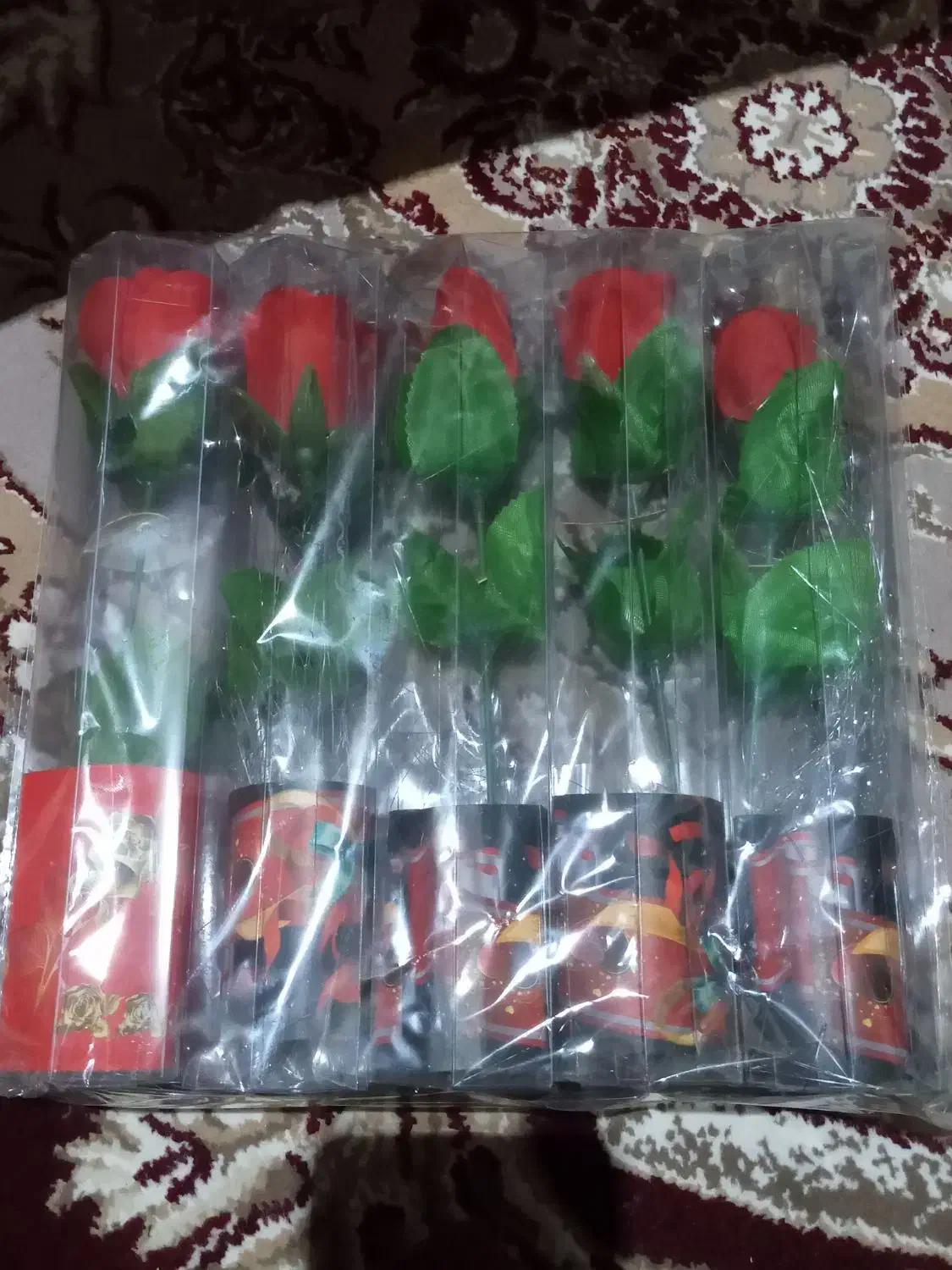 تعداد زیاد گل و گل خشک|گل مصنوعی|قرچک, پارس سرام|دیوار