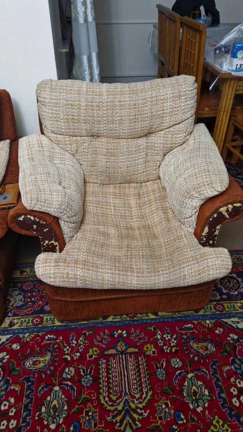 مبل راحتی - نیازمند تعمیر|مبلمان خانگی و میز عسلی|مشکین‌دشت, |دیوار