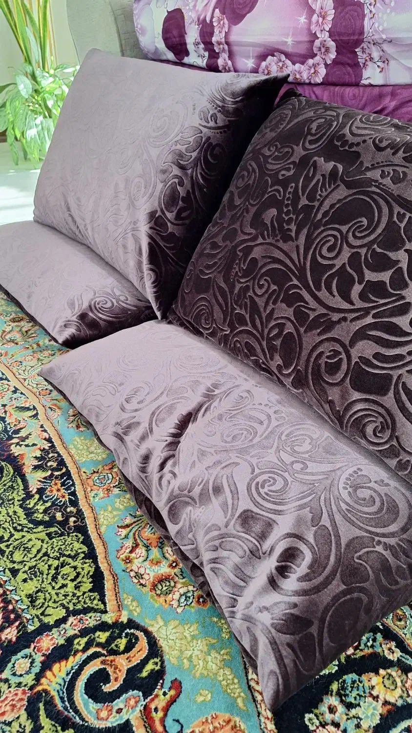 روبالشتی مخمل|رختخواب، بالش، پتو|قدس, شهرقدس|دیوار