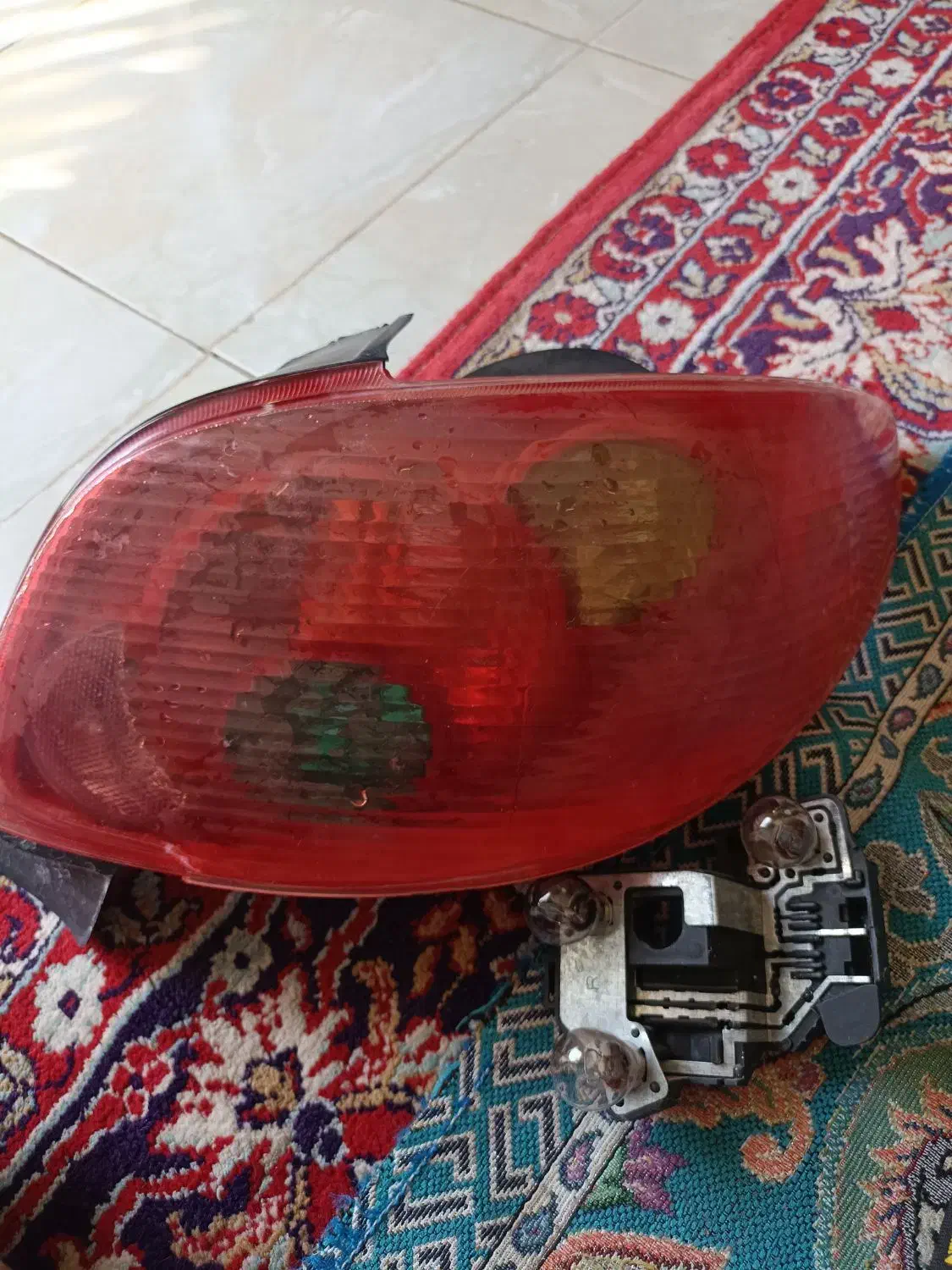 چراغ عقب ۲۰۶|قطعات یدکی و لوازم جانبی|کوهدشت, |دیوار