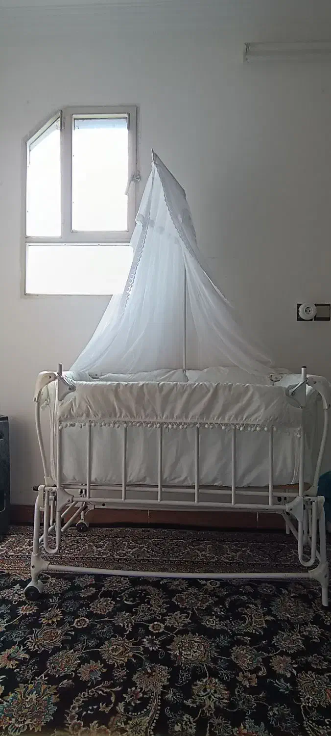 گهواره نوزاد|تخت و صندلی بچه|کرمان, |دیوار