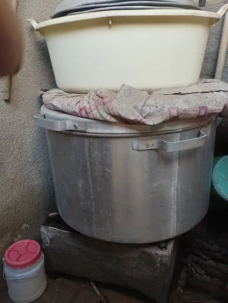 دیگ اشپزی|ظروف پخت‌وپز|نهاوند, |دیوار