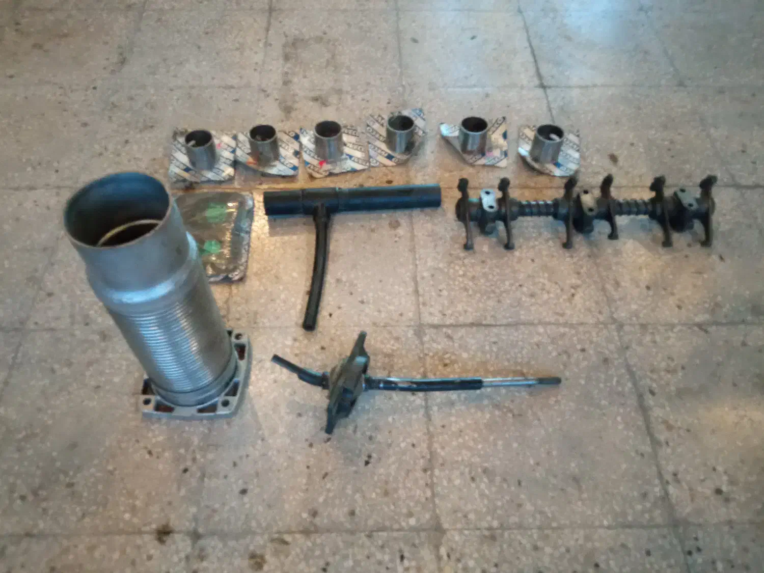 لوازم ولوو ایویکو بنز رومانی لیلاند لندکروز پیکان|قطعات یدکی و لوازم جانبی|شیراز, حومه شیراز|دیوار