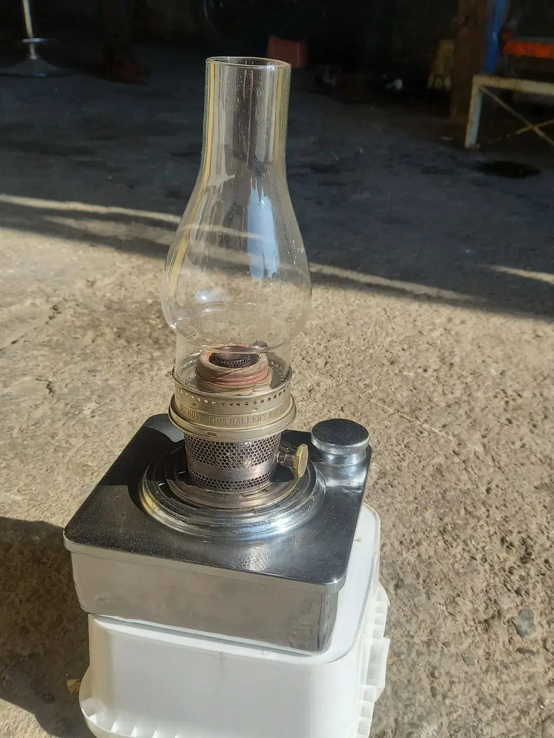 لمپا انگلیسی نیست درجهان|کلکسیون اشیاء عتیقه|فاضل آباد, |دیوار