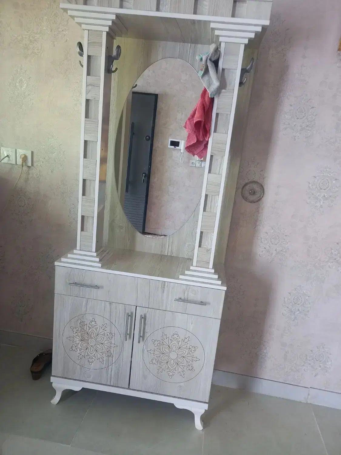 جاکفشی نونو|جاکفشی، کمد، دراور|گنبد کاووس, |دیوار