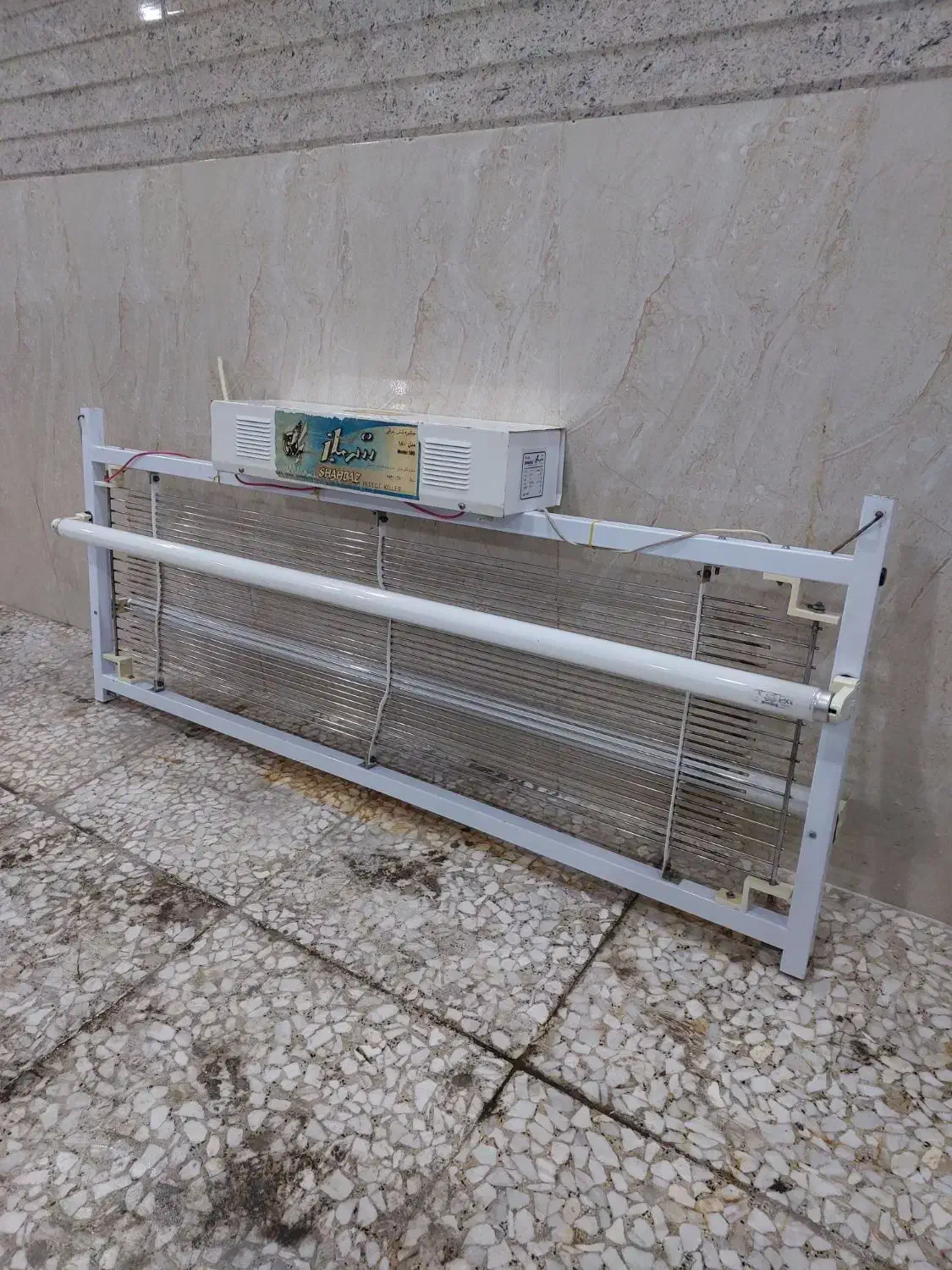 حشره کش برقی شهباز مدل 180 همراه لامپ چک صیادی|سایر لوازم برقی|رباطکریم, رباطکریم|دیوار