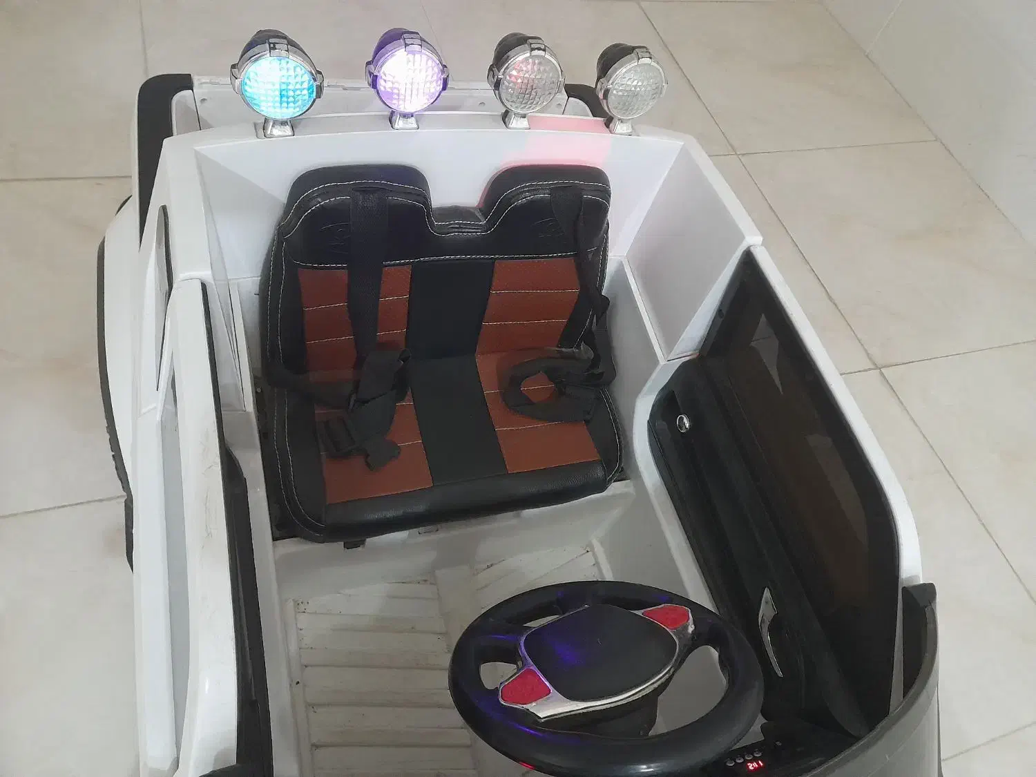 ماشین شارژی کودک|اسباب‌بازی بچه|قروه, |دیوار