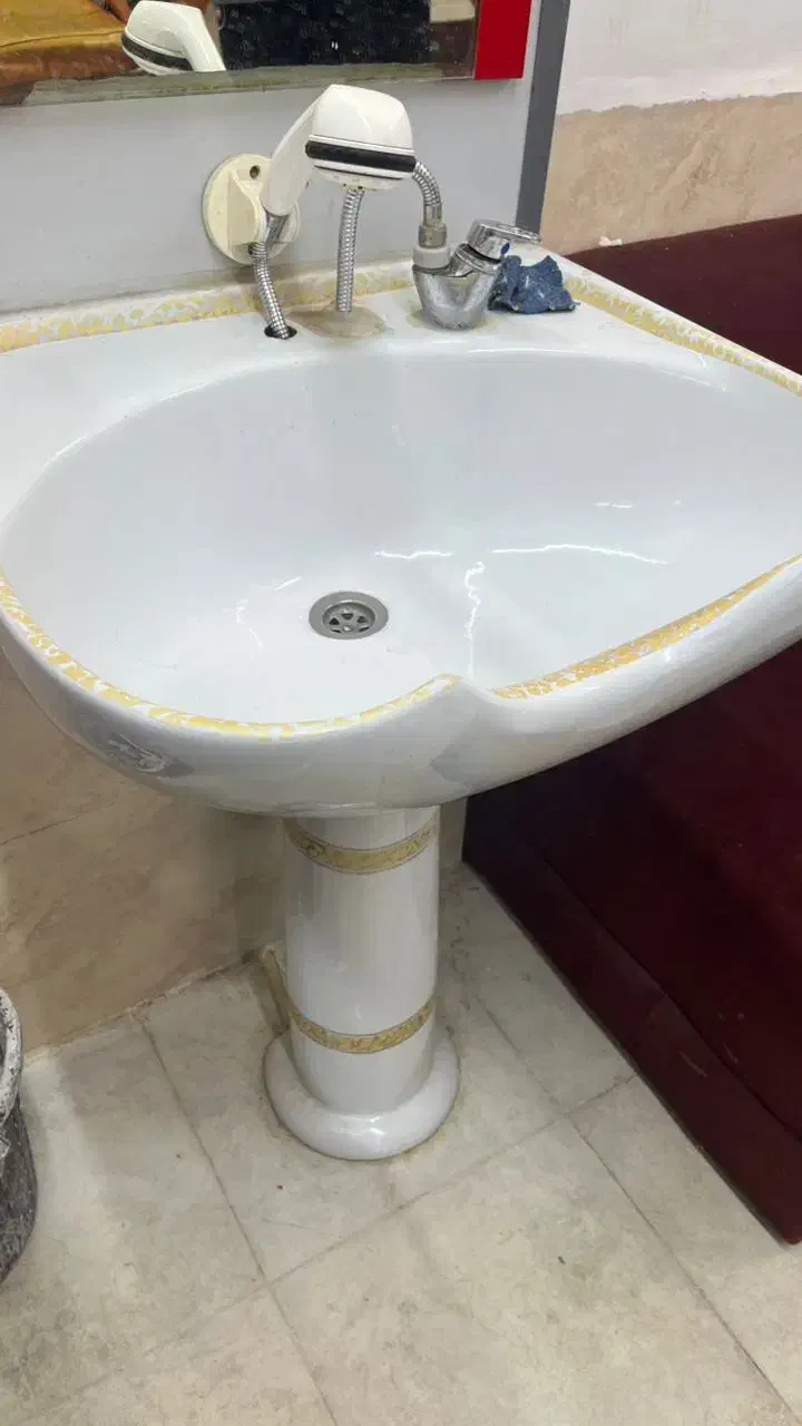 وسایل سالن زیبایی|آرایشگاه و سالن‌های زیبایی|اهواز, دغاغله|دیوار