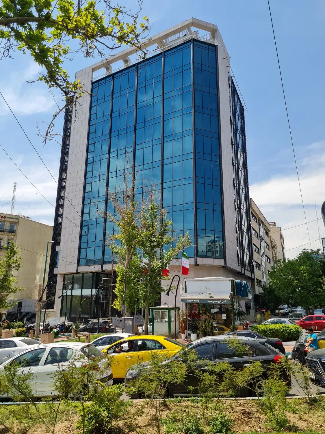 ساختمان اداری و تجاری در میدان آرژانتین|فروش دفتر کار، اتاق اداری، مطب|تهران, آرژانتین|دیوار