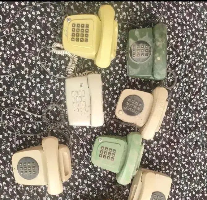 تلفن خانگی قدیمی عتیقه معاوضه با عروس هلندی|کلکسیون اشیاء عتیقه|بیرجند, |دیوار