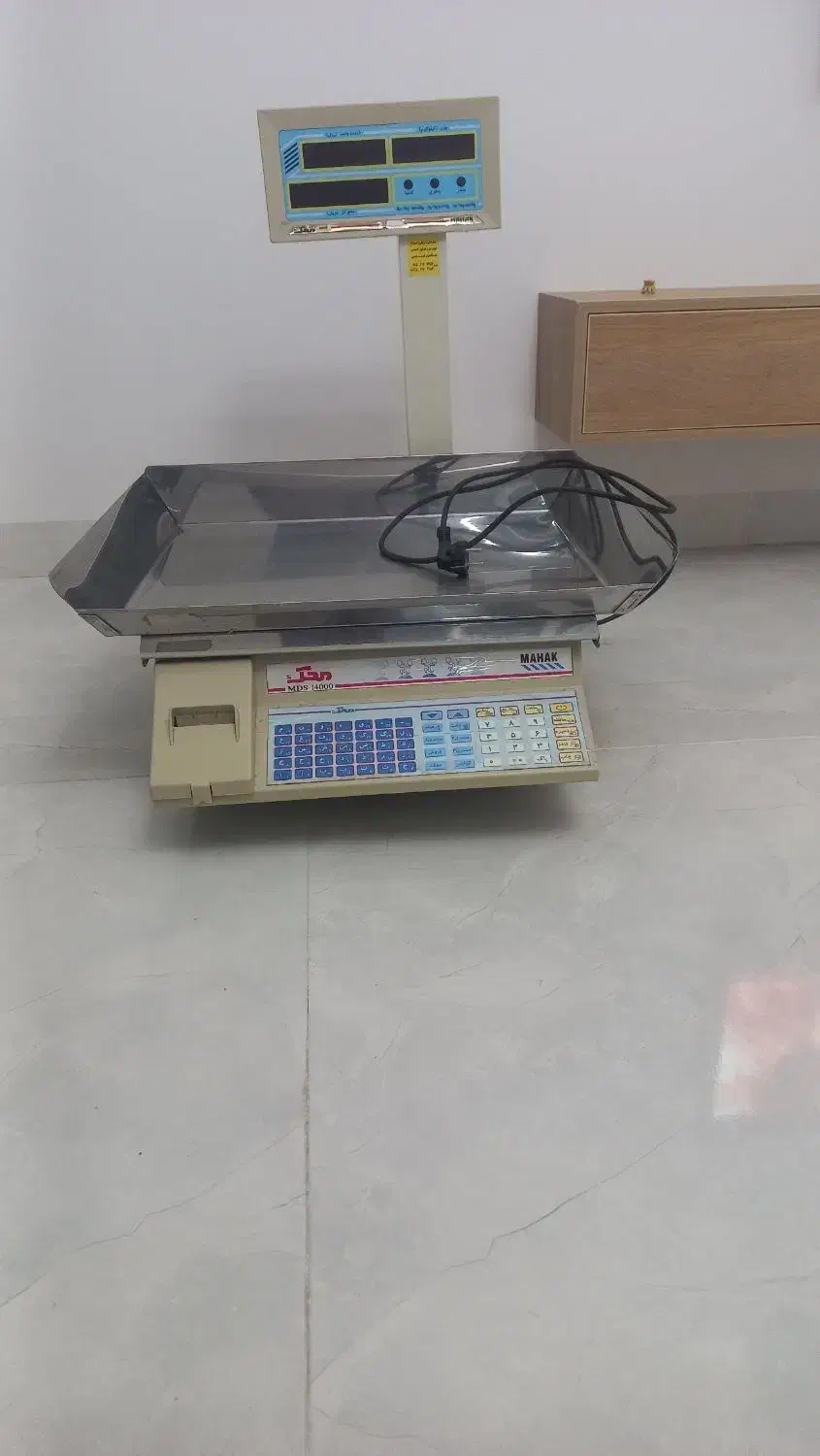 ترازو دیجیتال محک ۷۰ کیلویی|فروشگاه و مغازه|همدان, |دیوار