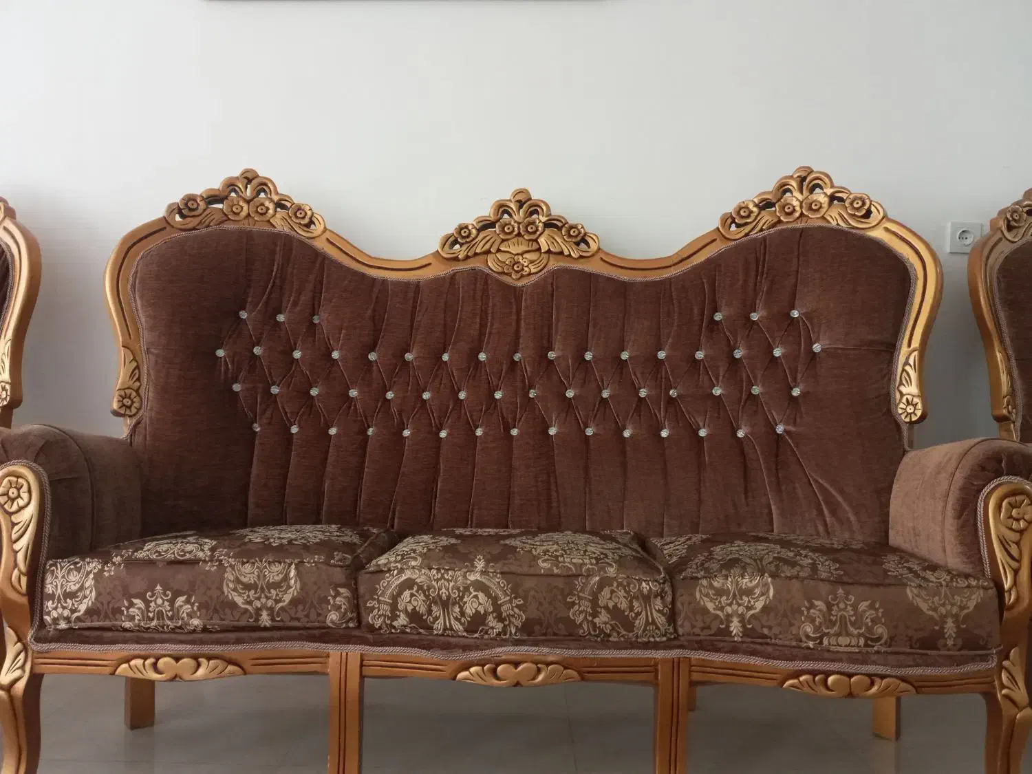 مبلمان سلطنتی در حد نو بدون زره فرو رفتگی|مبلمان خانگی و میز عسلی|قائن, |دیوار