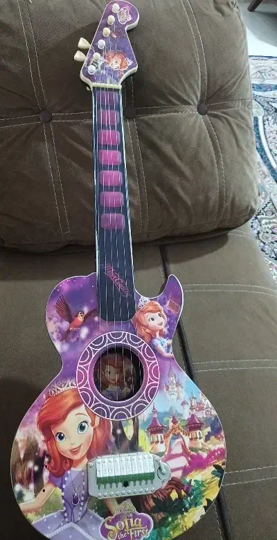 گیتاردخترانه|گیتار، بیس، امپلیفایر|رشت, سلیمانداراب|دیوار