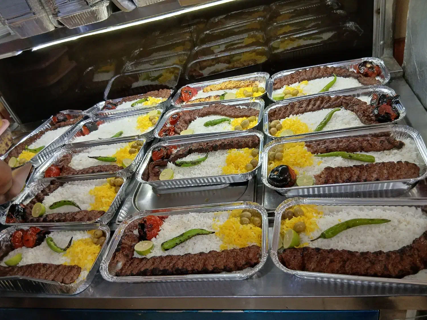 تهیه وتوزیع غذای پرسنلی، شرکتها|خدمات پذیرایی، مراسم|اندیشه, اندیشه فاز ۱|دیوار