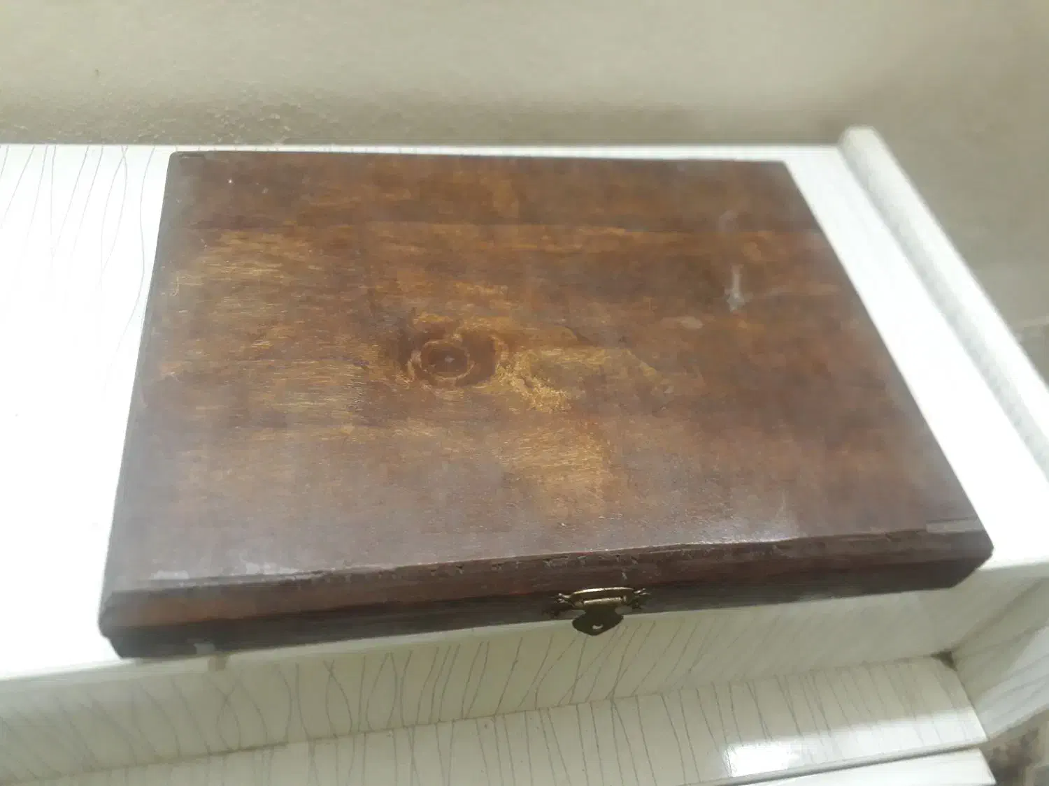 صندوقچه قدیمی|کلکسیون اشیاء عتیقه|رشت, استقامت ۲|دیوار