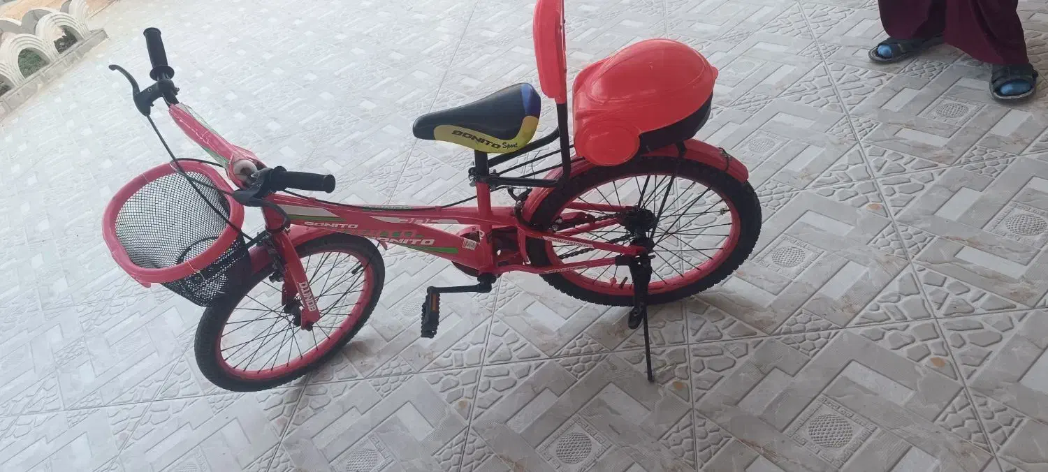 دوچرخه|دوچرخه، اسکیت، اسکوتر|جره و بالاده, |دیوار