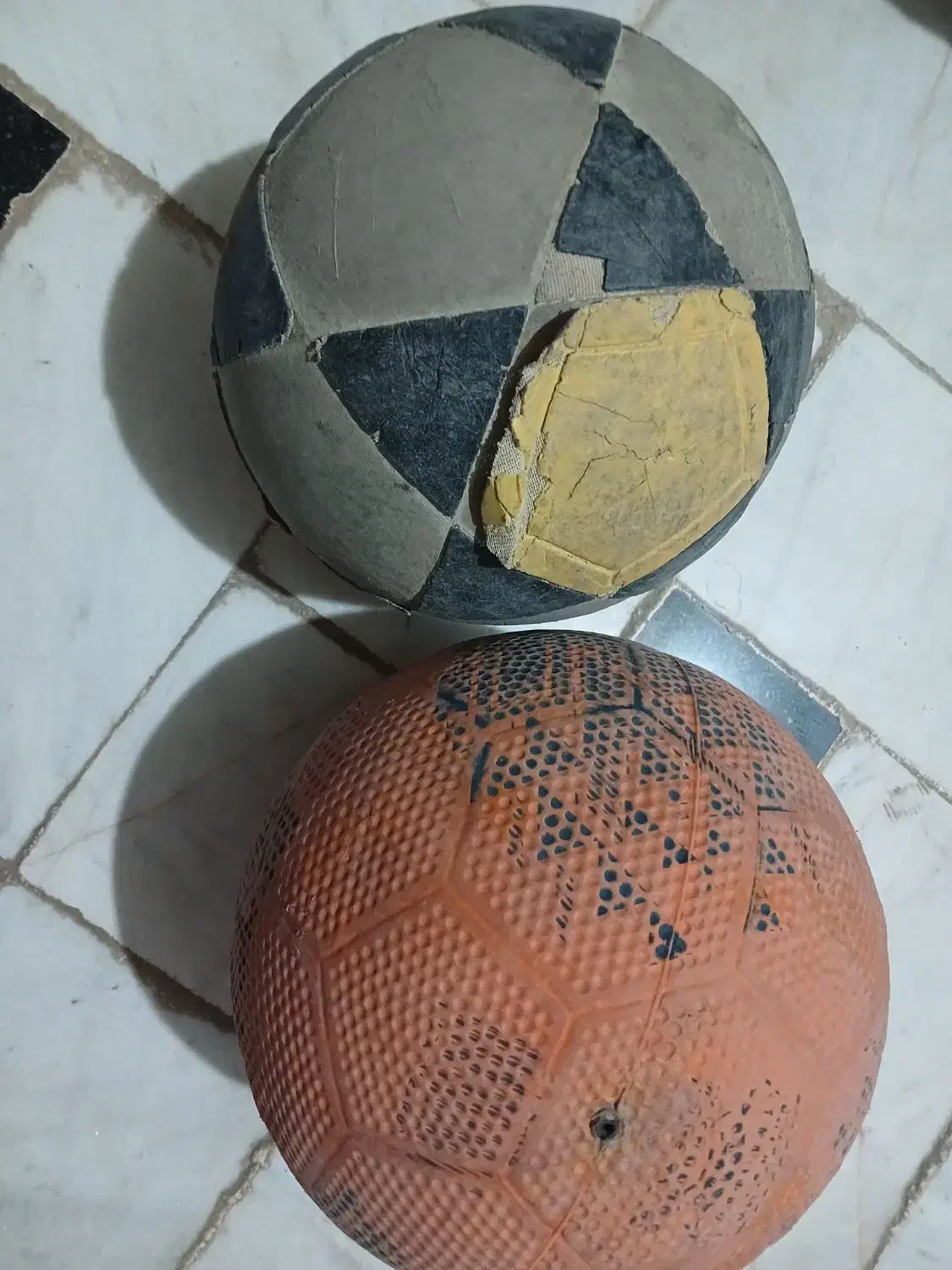 ۲عدد توپ سالم|ورزش‌های توپی|قم, ولیعصر|دیوار