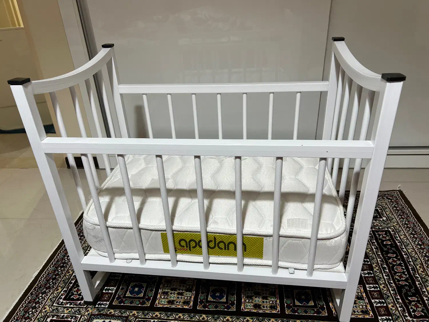 تخت نوزاد|تخت و صندلی بچه|ساوه, |دیوار