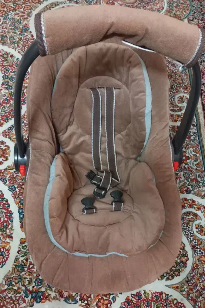 کریر و صندلی ماشین بدون استفاده|اسباب و اثاث بچه|مشهد, نوید|دیوار