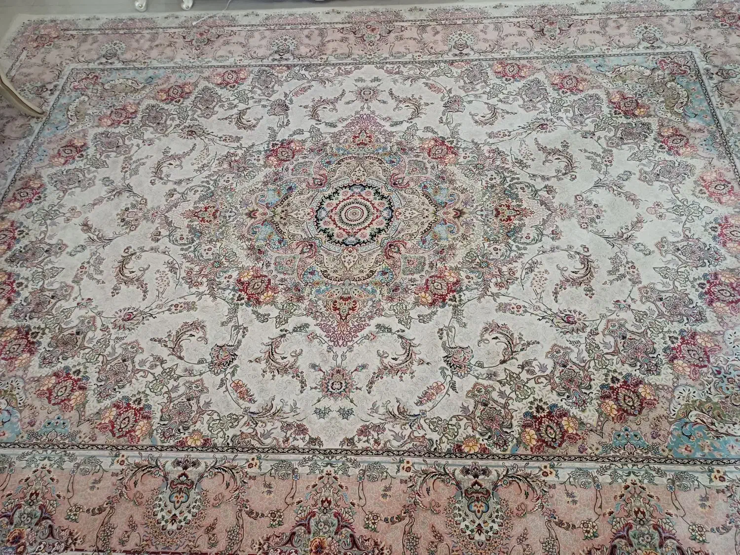 دو تخته فرش ۹ متری ۱۲۰۰ شانه تراکم۳۶۰۰|فرش|چهاردانگه (تهران), |دیوار