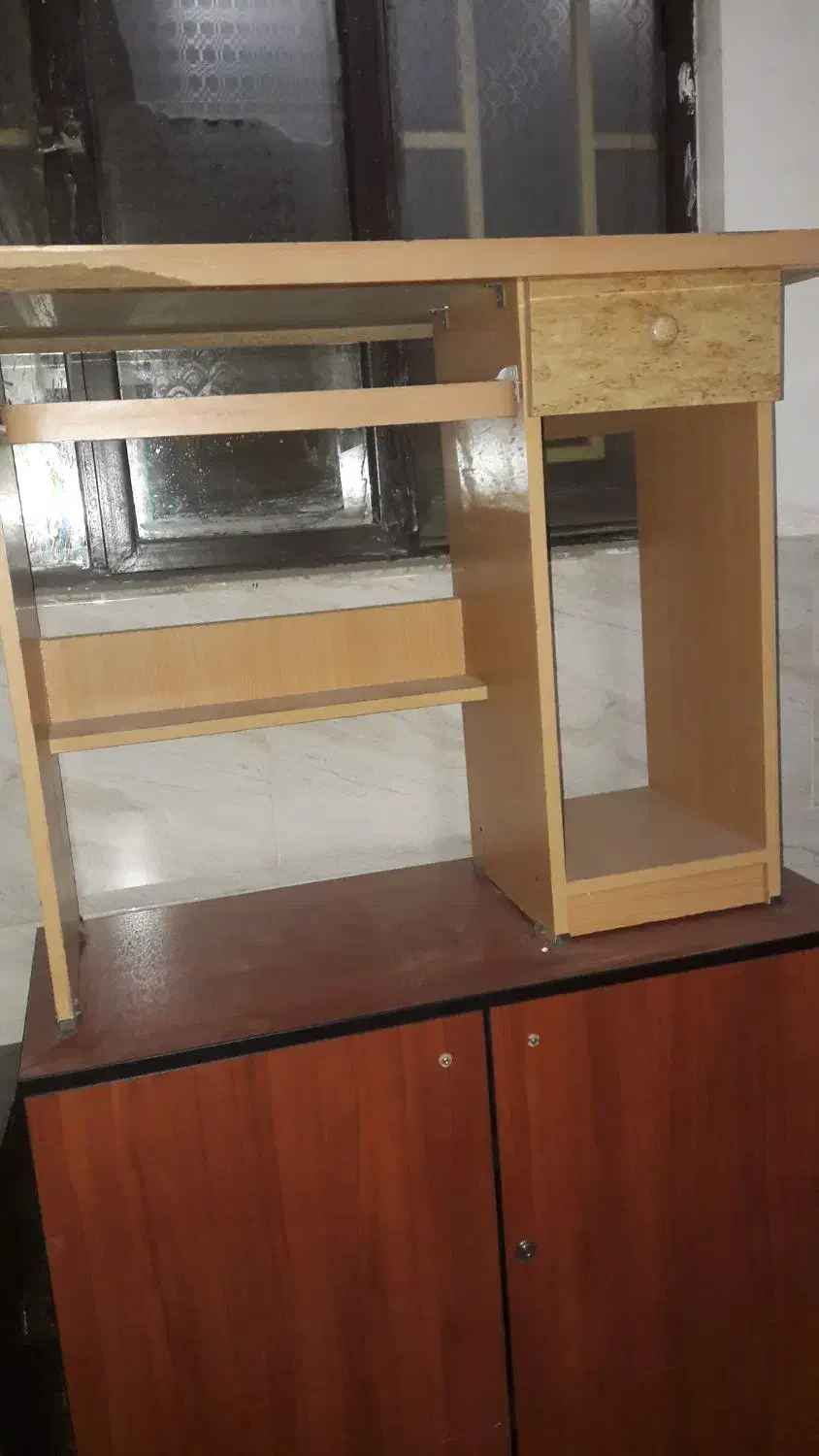 کتابخانه وشلف|کتابخانه، شلف، قفسه‌های دیواری|اشتهارد, |دیوار