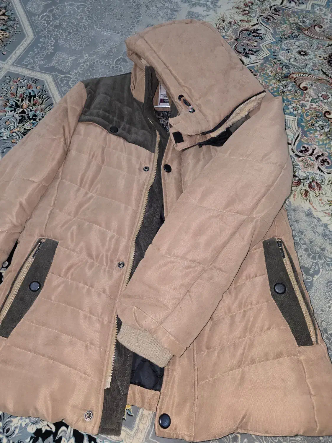 کاپشن مردونه  همراه با کلاه ضخیم برای افراد سرمایی|لباس|رامسر, |دیوار