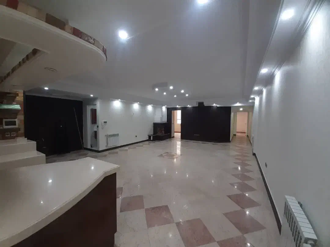 ۱۳۰ متر ۳ خوابه امکانات کامل