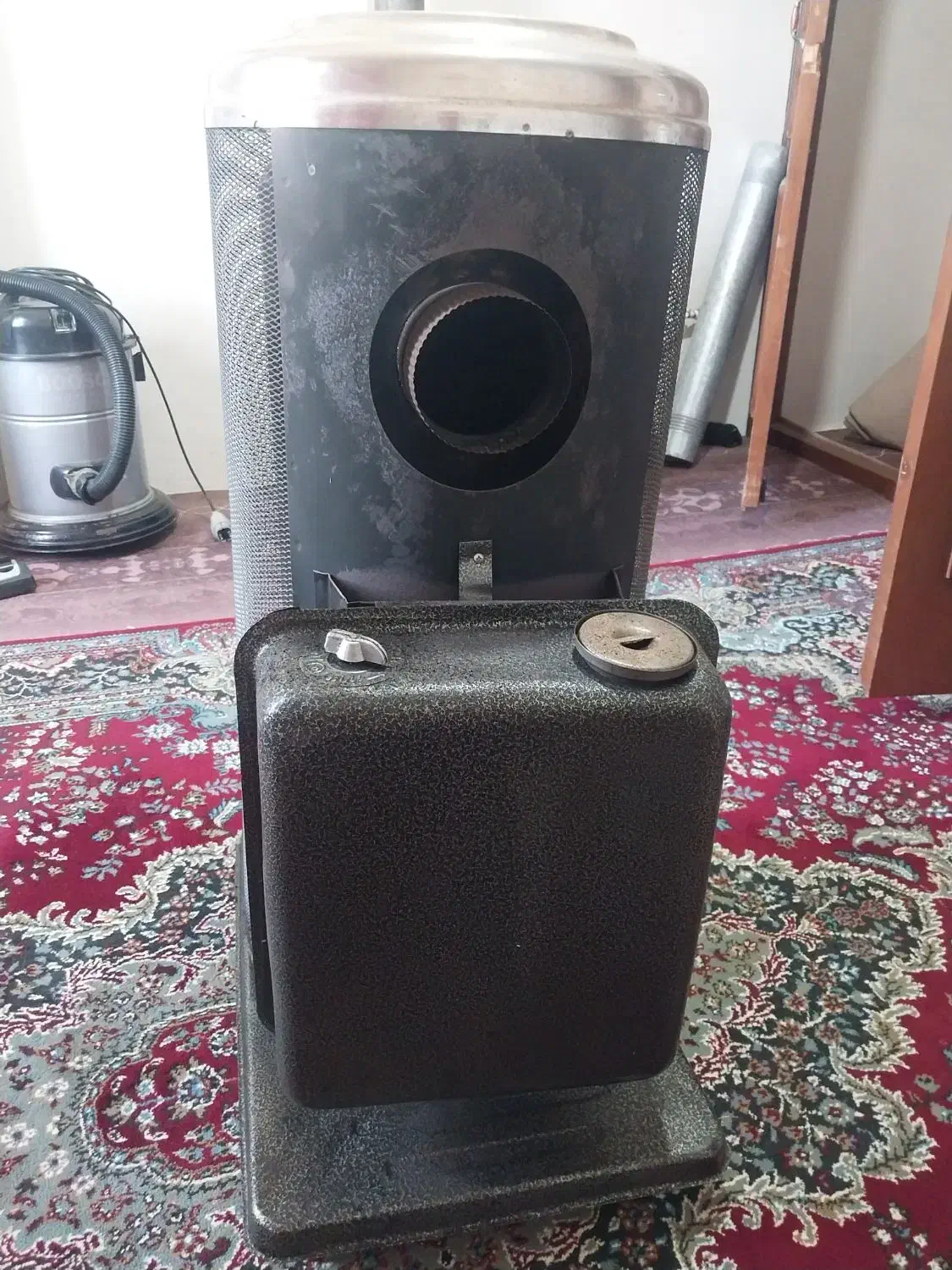 بخاری نفتی در حد نو|بخاری، هیتر، شومینه|آستارا, |دیوار