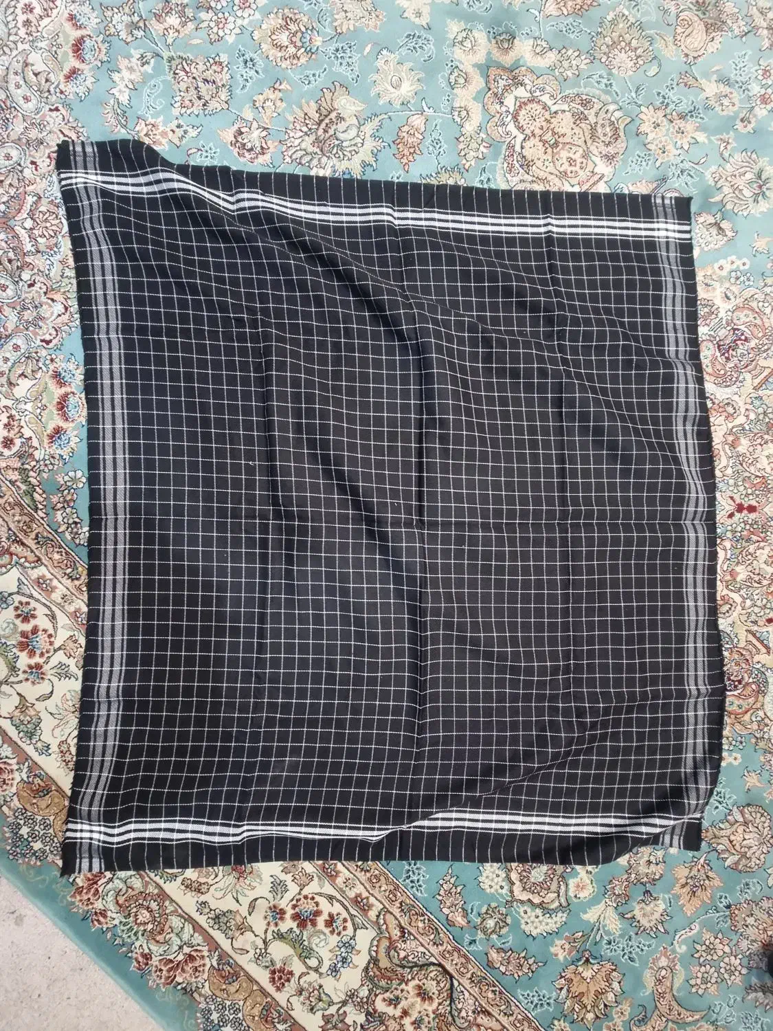 چفیه|لباس|مشهد, پایین خیابان|دیوار