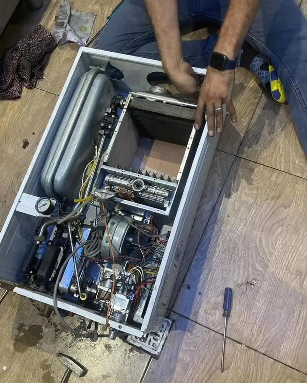 تعمیر وسرویسکار وتعمیر کار پکیچ وشوفاژ و لوله کشی|خدمات پیشه و مهارت|تبریز, |دیوار