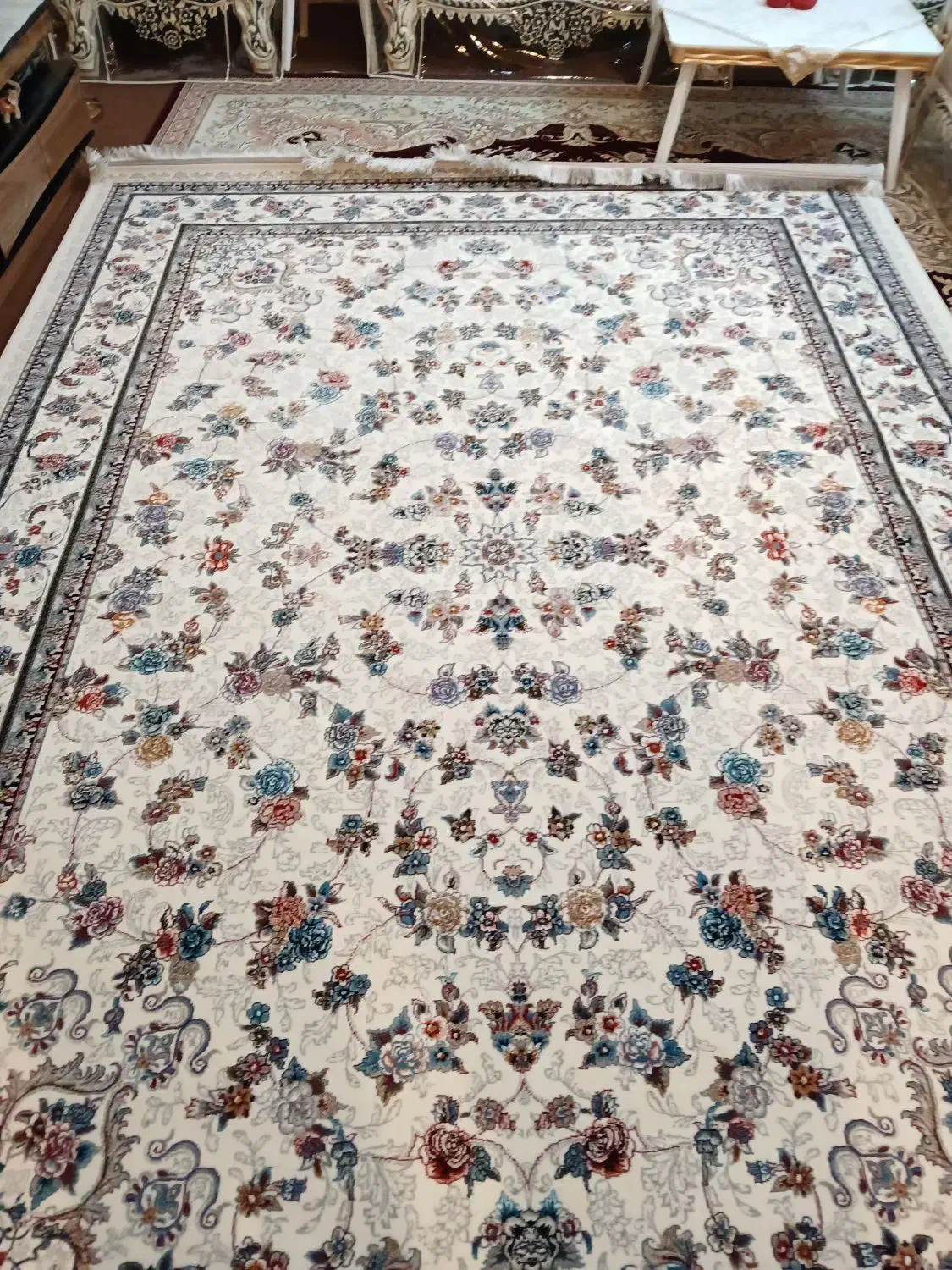 فرش نو|فرش|صدرا-فارس, فاز ۱|دیوار