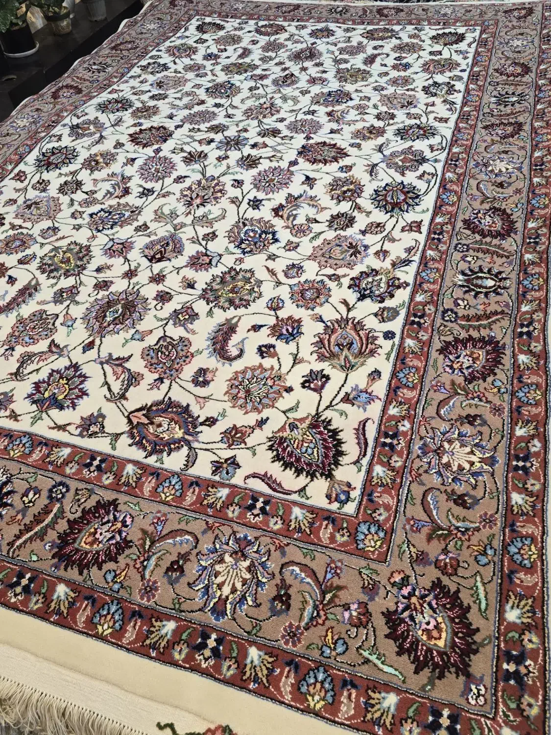 فرش دستباف طرح افشان حاشیه خاکی 1404/4|فرش|اهواز, کیانپارس |دیوار