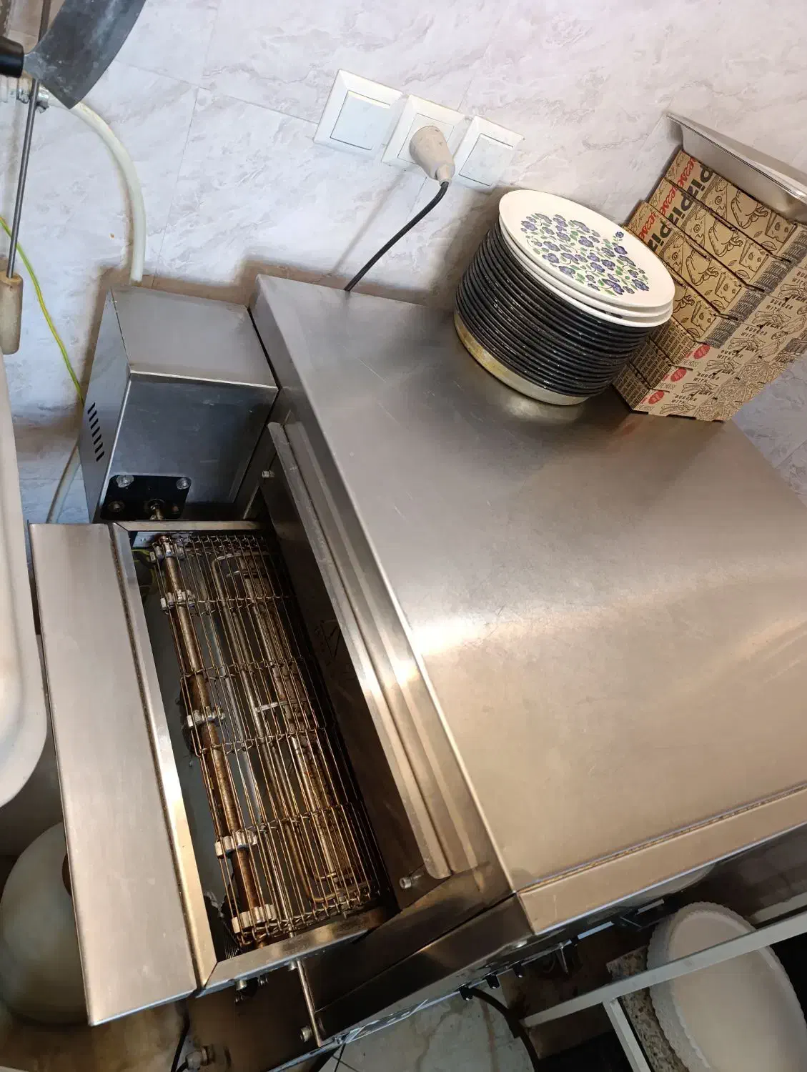 فر پیتزا ریلی برند وطنی دهنه ۵۰ موتور پایین|کافیشاپ و رستوران|قم, انسجام|دیوار