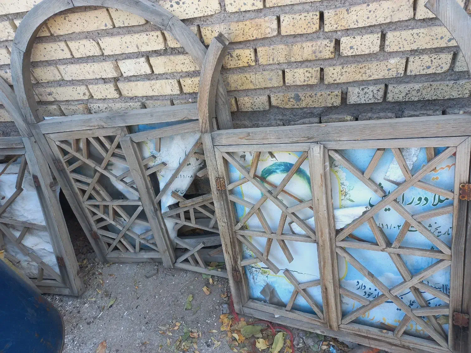 سه عددپنجره قجار یا پهلوی تقریبا سالم|کلکسیون اشیاء عتیقه|زنجان, |دیوار