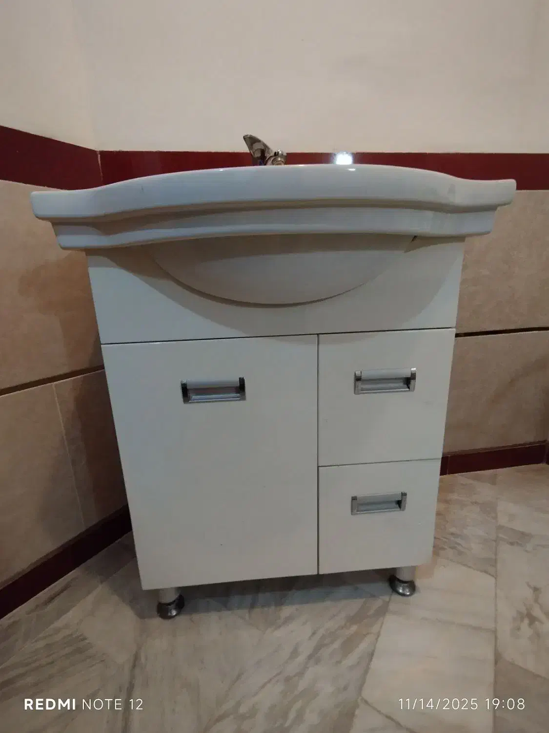 روشویی و شیر اب|لوازم سرویس بهداشتی|نهاوند, |دیوار