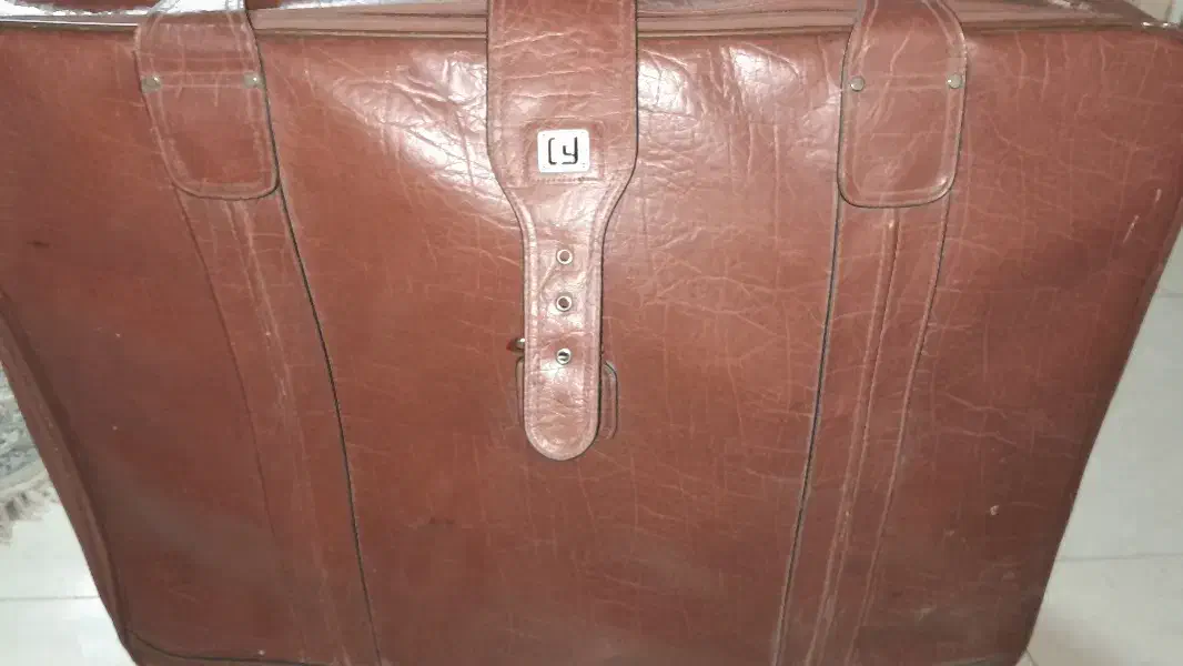 چمدان بزرگ|کیف، کفش، کمربند|شیراز, عفیف‌آباد|دیوار