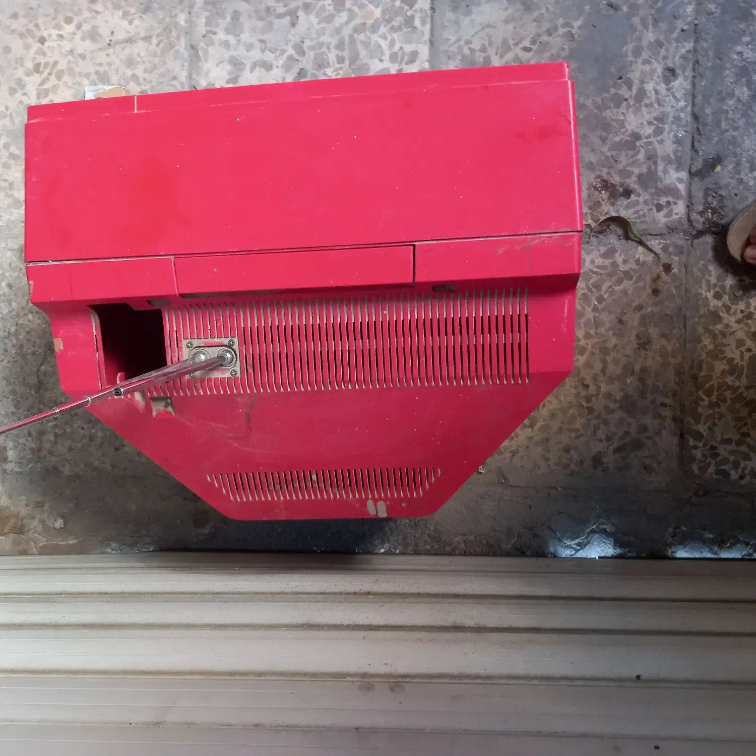 تلونیون دکوری قرمز  داخل نداره ولی سالم|تلویزیون و پروژکتور|پاکدشت, پاکدشت (مامازند)|دیوار