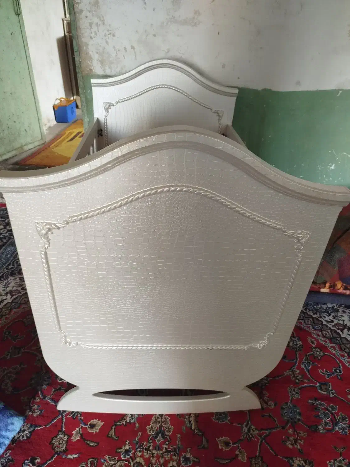 تخت گهواری کودک|تخت و صندلی بچه|الشتر, |دیوار