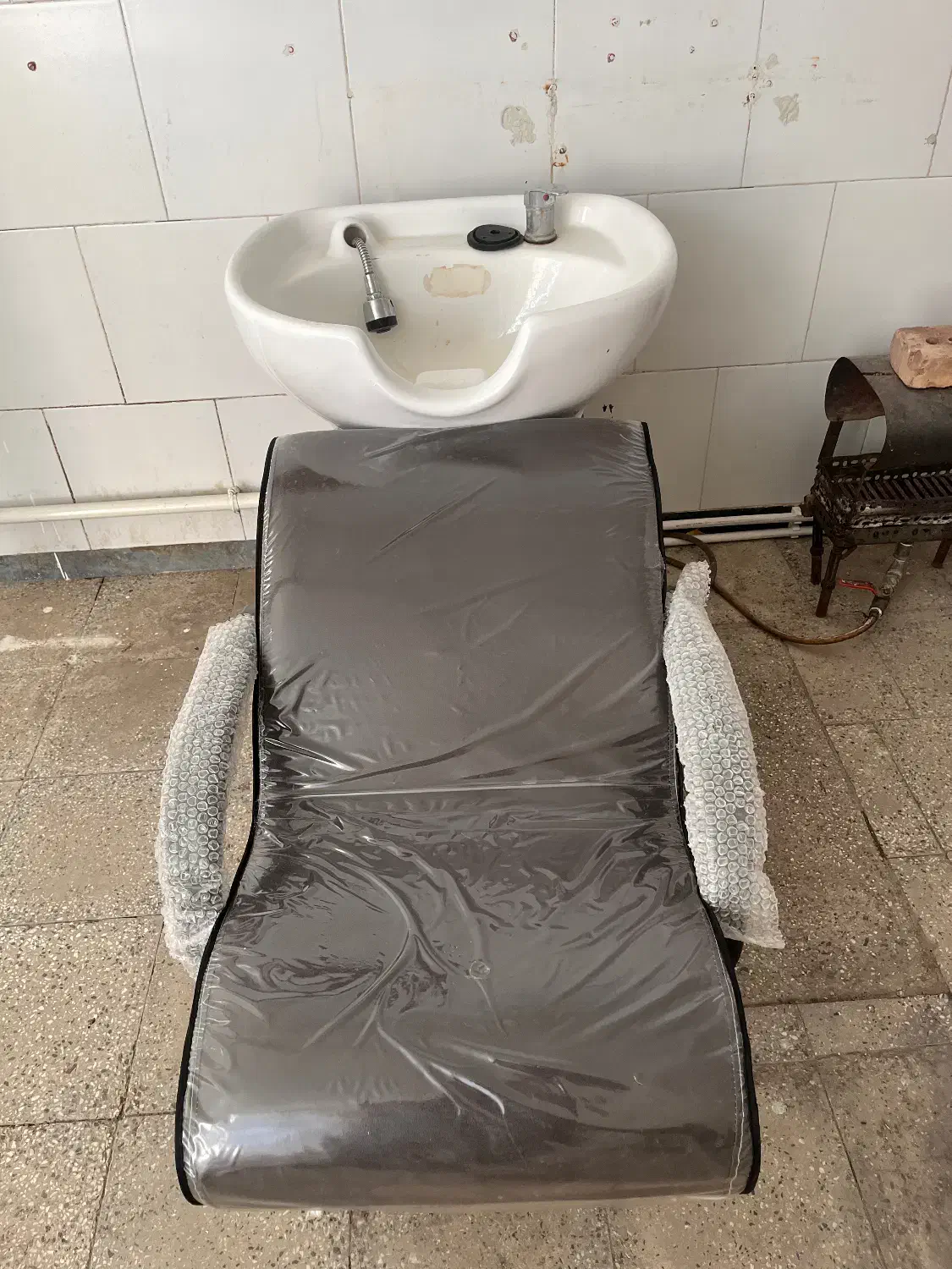 لوازم آرایشگاه|آرایشگاه و سالن‌های زیبایی|مرند, |دیوار