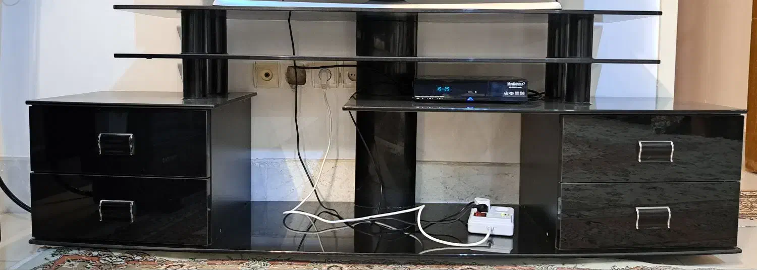 یک عدد بخاری و یک عدد میز تلویزیون و میز مطالعه|جاکفشی، کمد، دراور|سبزوار, ولیعصر (نجار آباد)|دیوار